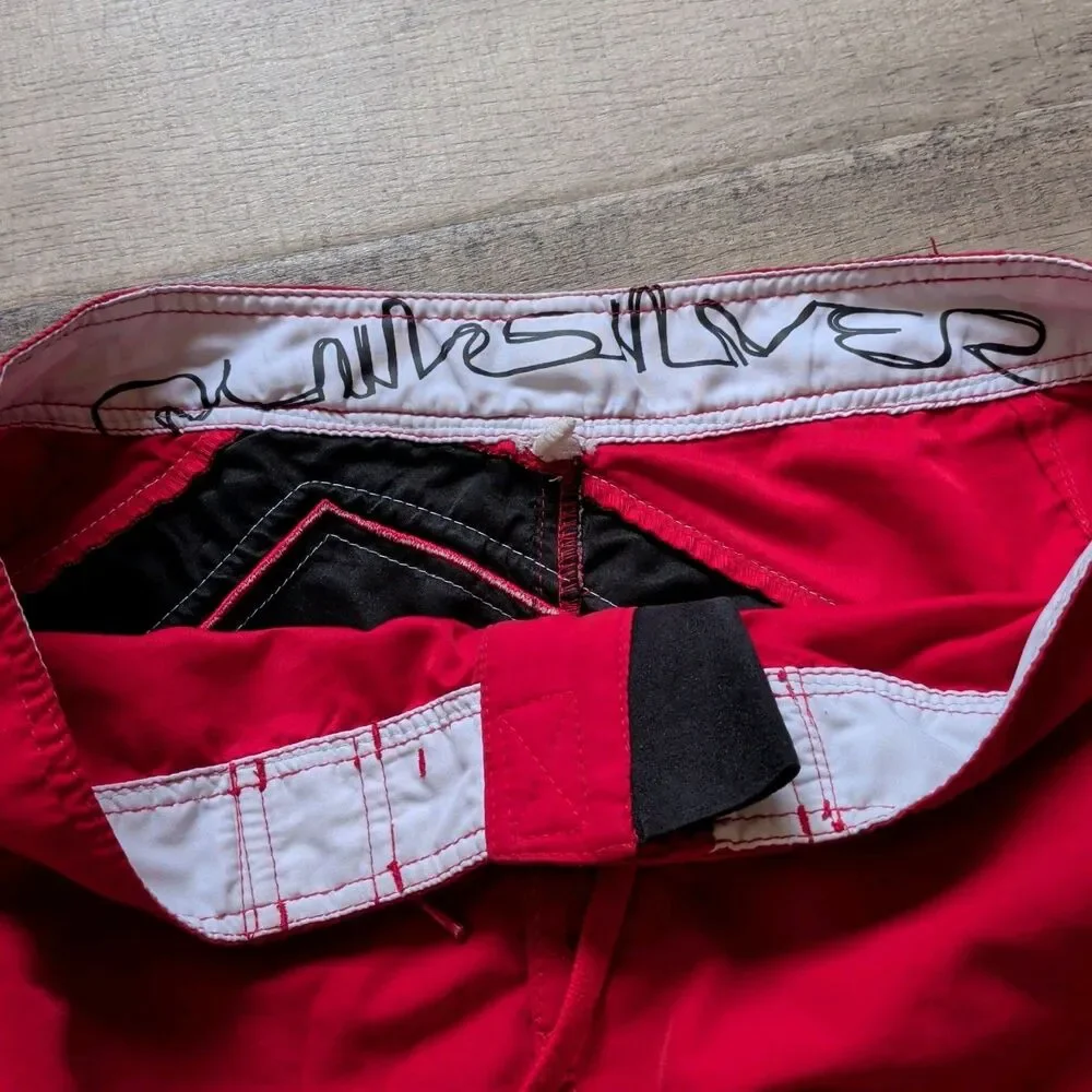 VTG ​Quiksilver Boardshorts Mens Size 34 Red Black White Surf Swim Trunks Y2K